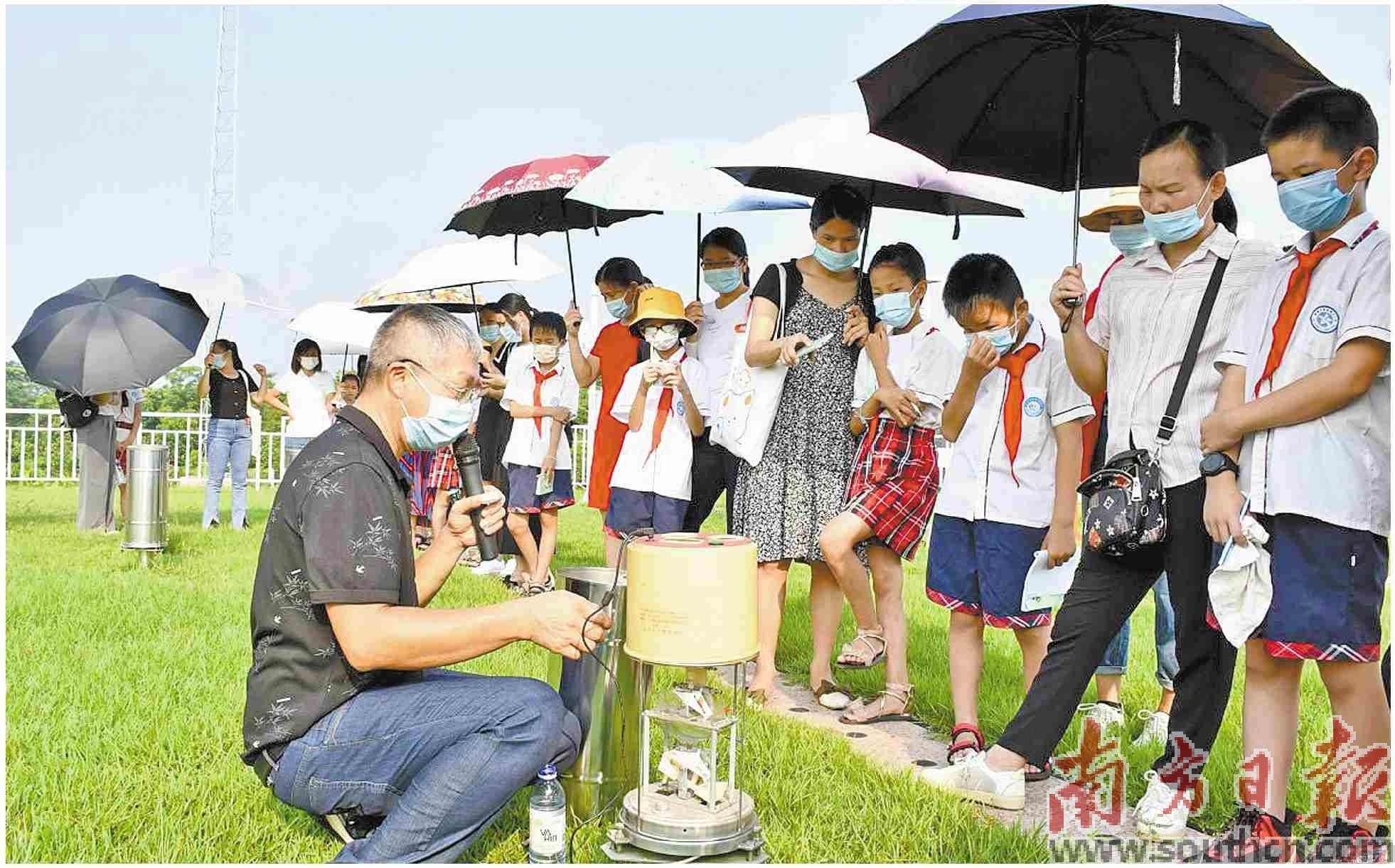 招商电子：中芯国际（00981）2025 Q3收入指引环比增长，2025 Q4备货能见度下降