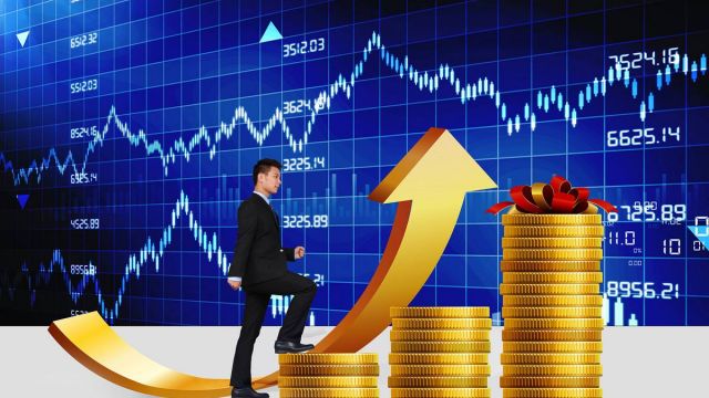 比特币突破12万美元关口 投资者关注监管新政与重磅IPO
